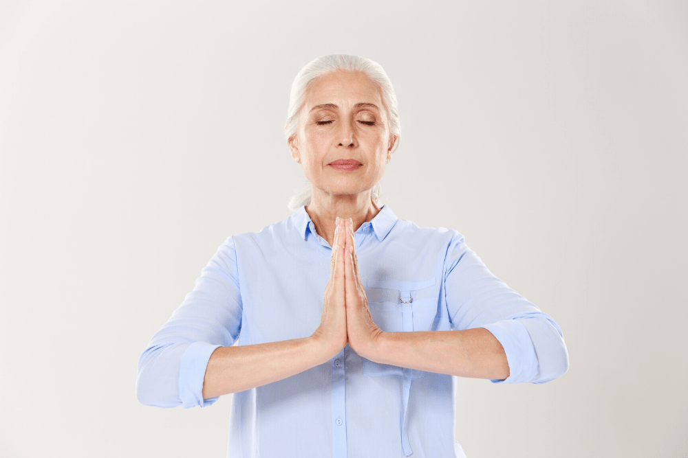 Leia mais sobre o artigo Meditação melhora a consciência de idosos sobre envelhecimento, aponta estudo